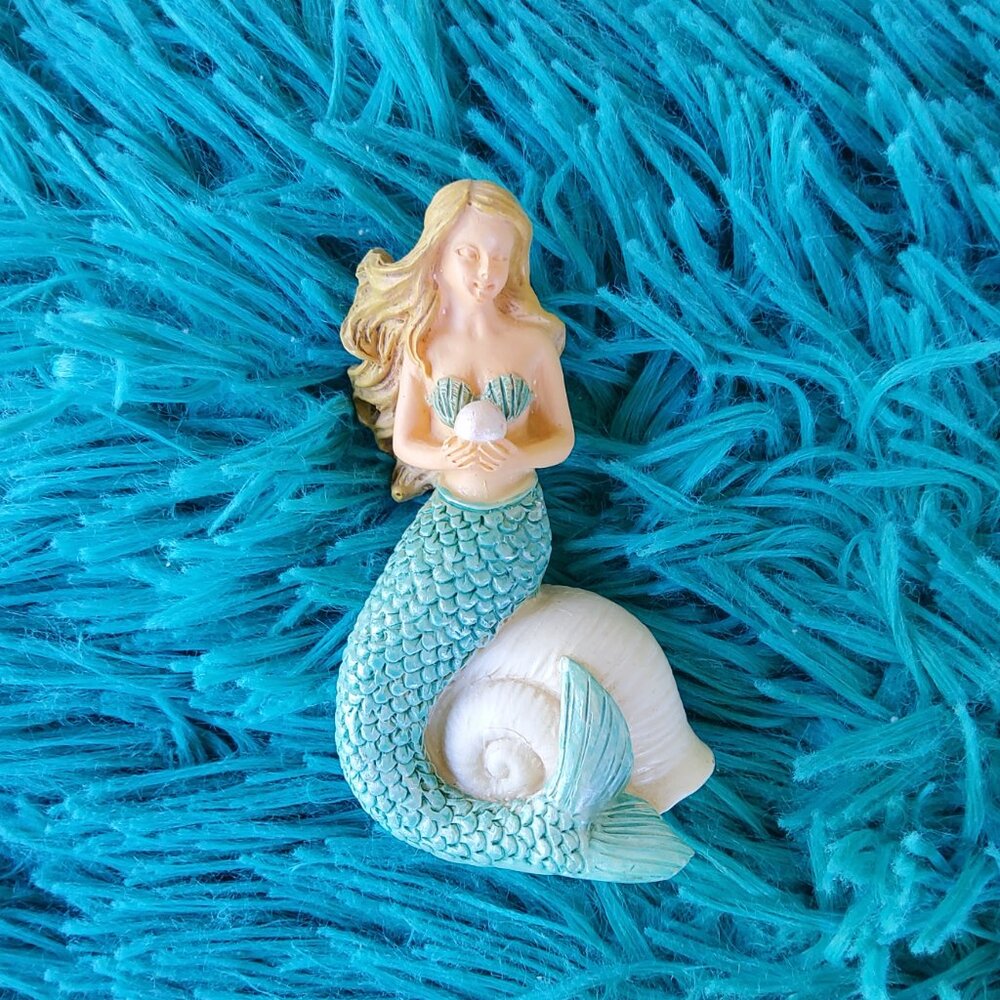 Mermaid with Pearl for Miniature Garden, Fairy Garden - Picture 6 of 8